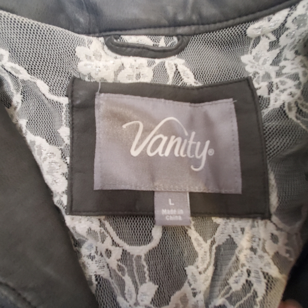 Vanity Women's Grey Faux Leather Jacket Size Large - Picture 3 of 10